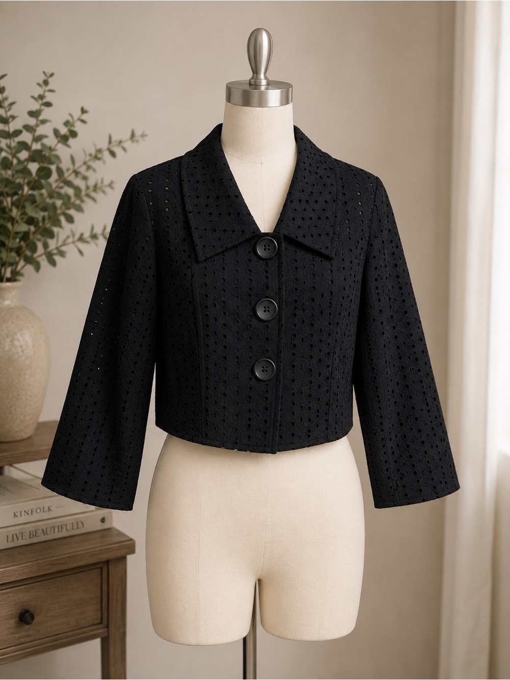 mac & jac Black Eyelet Button-Front Cropped Blazer